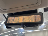 【デジタルインナーミラー】後席の大きな荷物や同乗者で後方が確認しづらい時でも安心!カメラが撮影した車両後方の映像をルームミラー内に表示。クリアな視界で状況の確認が可能です!