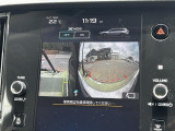 前方カメラの映像です 前向き駐車での接触防止はもちろん、見通しの悪い交差点などで横から近付いてくる車や歩行者の確認にとても便利