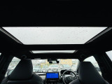 【サンルーフ】解放感溢れるサンルーフ!!車内には爽やかな風や太陽の穏やかな光が差し込みます♪ //