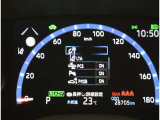 レーンディパーチャーアラートとは車線または走路からの逸脱の可能性を警告すると共に、車線または走路からの逸脱を避けるためのハンドル操作の一部を支援する機能です。詳細は販売店スタッフまでおたずねください。