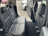 後席もしっかりとスペースを確保しているのでゆったりとご乗車できます♪