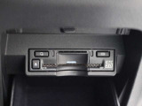 広がる運転支援サービスETC2.0搭載。全国の高速道路に設置されたITSスポットと双方向通信を図り、広域な道路交通情報や安全運転をサポートする情報を得て、音声やナビ画面上にタイムリーにお知らせします。