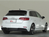 弊社アウディジャパン販売のグループ店舗(Audi Approved Automobile有明・世田谷・調布・江戸川・箕面・大阪南・堺)の車両は当店でご購入可能です。店舗間の輸送費用サービス。