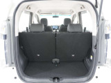 ◆フル乗車でもしっかり荷物を収納出来るラゲッジスペースです。普段の買い物でしたらしっかり積める十分な荷室スペースが確保されています。