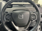 ステアリングスイッチが付いておりますので運転中手を放さずにオーディオ類などの操作が可能となっております!