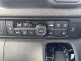 【 オートエアコン 】車内温度を感知して自動で温度調整をしてくれるのでいつでも快適な車内空間を創り上げます!//