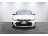 BMWのまさに「顔」ともいえる「キドニー・グリル」は、他の追随を許さない存在感を誇り、「キドニー・グリル」を見かけただけでBMWの風格を感じさせます!!