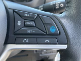 プロパイロット、高速道路や自動車専用道路を運転中にアクセル・ブレーキ・ハンドル操作をクルマがアシストしてくれます。
