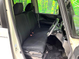 運転席シート廻りは使用感も少なく、良好な状態となっています。丁寧に使われていたことがよくわかりますね。