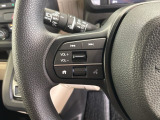 ステアリングにオーディオ操作スイッチが付いています。オーディオ画面に直接タッチしなくても操作が出来ますので、運転に集中できます。
