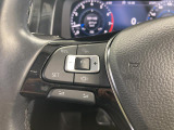 ◆クルーズコントロールにレーダーセンサーを組み合わせ、先行車を測定し設定されたスピードを上限に自動で加減速を行います。一定の車間距離を維持することで、長距離走行でのドライバーの疲労を低減させます。