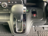 発進時から滑らかに加速する無段階変速のCVTはストップ&ゴーの多い街の中も快適です