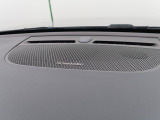 【harman kardon】ハーマンカードンのHi-Fiスペシャリストと共に、モデル別に開発・設計された専用チューニングが臨場感溢れる音響空間を実現しています。