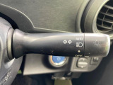【オートライト】周りの明るさに応じて自動でヘッドライトの点灯・消灯ができる機能です!ライトの付け忘れ・消し忘れなどが無くなり、雨の日や夕方の走行も安心!トンネル通過時も便利ですね♪