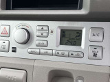 オートエアコンなので設定した温度の風が自動調整で出てきます。