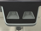 【スマートアシスト3】初代・2のスマアシから、歩行者対応の衝突回避支援ブレーキやオートハイビームなどの高機能が追加されました!高性能なステレオカメラで危険を検知!