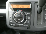 オートエアコン搭載で、簡単な操作で快適な室内の空調を楽しめます。