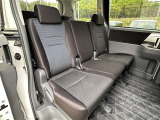 2列目シートは3名乗車いただけます。