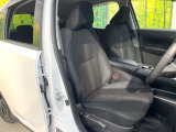 運転席シート廻りは使用感も少なく、良好な状態となっています。前オーナー様が丁寧に使っていたことがよくわかりますね。