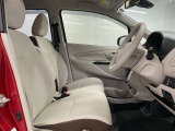 【運転席】シート周りは使用感も少なく、良好な状態となります。丁寧につかわれていたことがよくわかります。