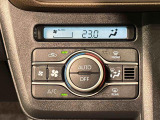 温度さえ設定しておけば車内空調は&rdquo;AUTOエアコン&rdquo;にお任せ。運転に集中出来ますよ!