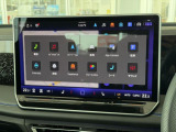 フォルクスワーゲン車最大サイズの15インチセンターディスプレイ&ldquo;Discover Pro Max&rdquo;を搭載。Apple CarPlayとAndroid Autoにも対応。