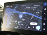 純正ナビを装備。タッチパネル式で使いやすく、お出かけもラクラクです。
