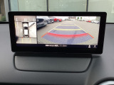 狭い場所での駐車やすれ違いなどでより的確な運転操作に役立つ360&deg;ビューモニターが装備されています。
