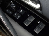 電動格納式ドアミラー・パワーウインドウを装備しています。