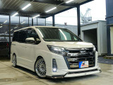 新品黒革調シートカバー!レーンデパーチャーアラート!オートマチックハイビーム!プリクラッシュセーフティ!LEDルームランプ!両側パワスラ!後席エアコン!後席テーブル!スペアタイヤ!ステアリングリモコン