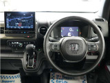 運転にかかわる様々な操作を安全に行えるように視点移動が少なく、操作性に配慮されたスイッチ類が凝縮されたコクピットです。
