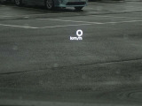 カラーヘッドアップディスプレイ付き。少ない視線移動で情報を確認できるので、運転の疲労軽減に繋がりますよ♪