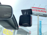 ドライブレコーダーがついていますので、運転中の前方の映像を映し出しますので、事故の記録をしてくれるので、いざという時、便利ですよ。