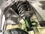 お車を安心してお乗りいただく為には、足回りの定期点検が欠かせません。サービスサポート(有償保証)では無料点検もご提供しており、安心のカーライフをお過ごしいただけるサポート体制が整っています。