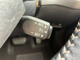 アクセルを踏まなくても設定した速度で走行可能なオートクルーズコントロールを装備しています!ロングドライブでも運転が楽になります。ブレーキやシフト操作でも解除可能です!