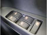運転席オートパワーウィンドウです。