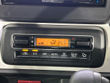 【オートエアコン】一度お好みの温度に設定すれば、車内の温度を検知し風量や温度を自動で調整。暑い&hellip;寒い&hellip;と何度もスイッチ操作をする必要はありません。快適な車内空間には必須の機能ですね♪