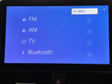 ブルートゥースに接続することにより、スマホに入ったお気に入りの音楽を車内で楽しむことができます♪あると本当に便利な機能になっています!