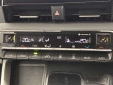オートエアコンは温度を設定するだけで、自動で風量などを設定してくれます。運転しながら操作も必要ないので、安全性も向上します。