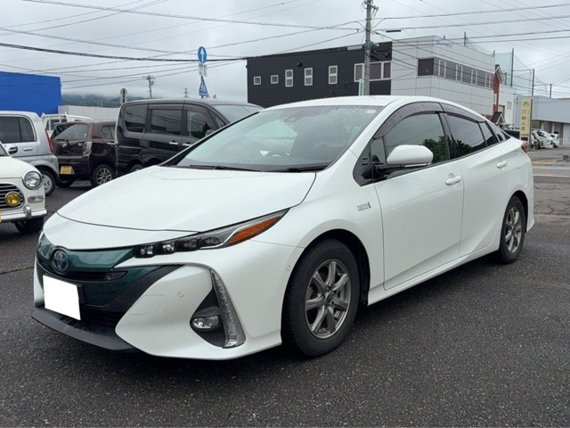 トヨタ プリウスPHV 