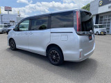 トヨタ ノア G 4WD/車中泊仕様/天吊りモニター/フルセグナビゲーション/バックモニター/両側電動スライドドア/ETC2.0/クルーズコントロール/シートヒータ/リヤクーラ/トヨタセーフティセンス