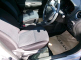 ルームクリーニング済みの綺麗な室内。シートリフターを装備してますので、思い同りの運転姿勢に調整出来ます。