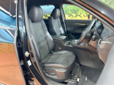 運転席シート廻りは使用感も少なく、良好な状態となっています。丁寧に使われていたことがよくわかりますね。