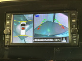 全方位モニターがついています! 車の周囲を360&deg;安全確認できるので、普段の駐車はもちろんの事、縦列駐車や幅寄せの際にも活躍してくれますよ。