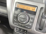 【オートエアコン】一度お好みの温度に設定すれば、車内の温度を検知し風量や温度を自動で調整。暑い&hellip;寒い&hellip;と何度もスイッチ操作をする必要はありません。快適な車内空間には必須の機能ですね♪