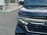 LEDヘッドライト搭載でしっかり明るく照らしてくれるので、夜間走行や不慣れな道でも安心です。