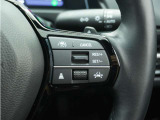 ◆アダプティブクルーズコントロール◆予め設定した車速内でクルマが自動的に加減速。前走車との適切な車間距離を維持しながら追従走行します。【LKAS】車線維持支援システムでステアリング操作を支援。