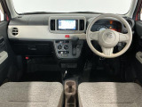 【インパネ】運転のしやすさを最優先に設計された見晴らしの良いフロントビュー。車両間隔が掴みやすく狭い道でも安心♪「安全」と「品質」を最優先に、安心してお乗りいただけるクルマを提供いたします。