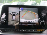 アラウンドビューモニター!空から見下ろしているかのような映像を映し出します。駐車時には安心ですよね♪