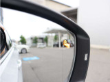 ブラインドスポットモニター搭載!車線変更時の安全確認をしっかりサポートします。